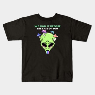 The last of us all - Mushroom Infected Green Alien Kids T-Shirt